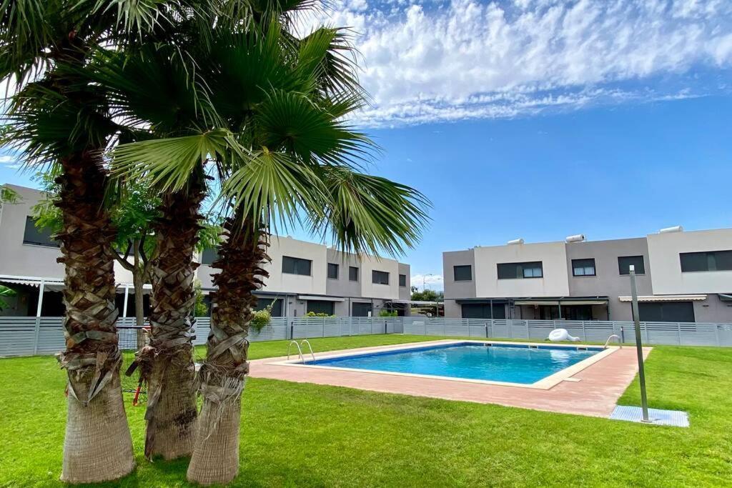 Chalet Moderno Con Piscina En Mont - Roige Bahia Exterior photo