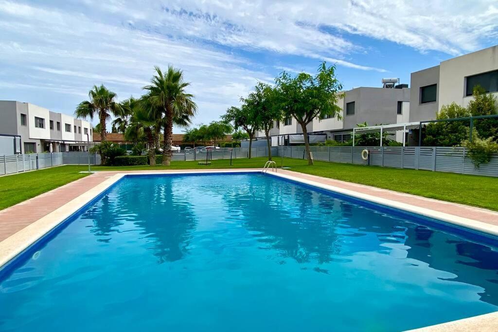 Chalet Moderno Con Piscina En Mont - Roige Bahia Exterior photo