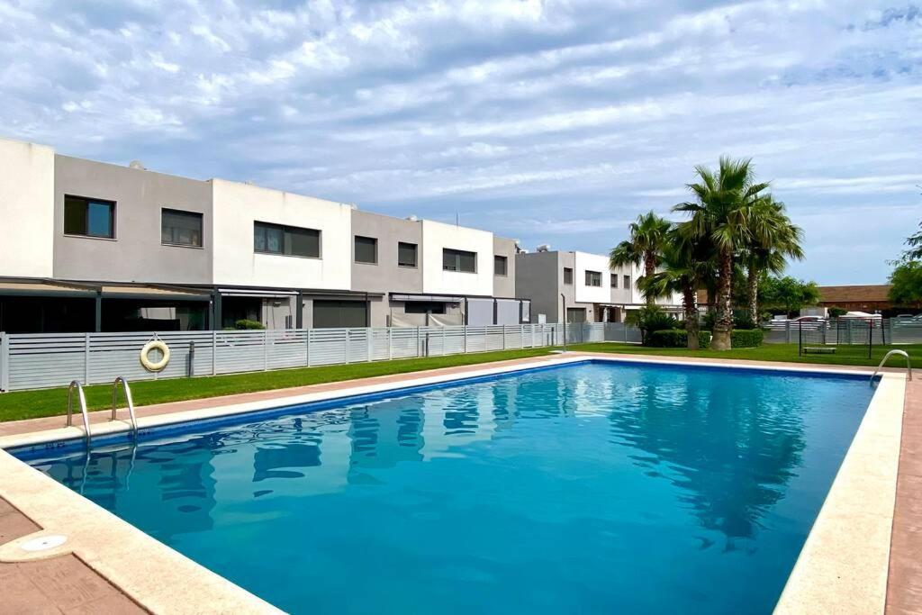 Chalet Moderno Con Piscina En Mont - Roige Bahia Exterior photo